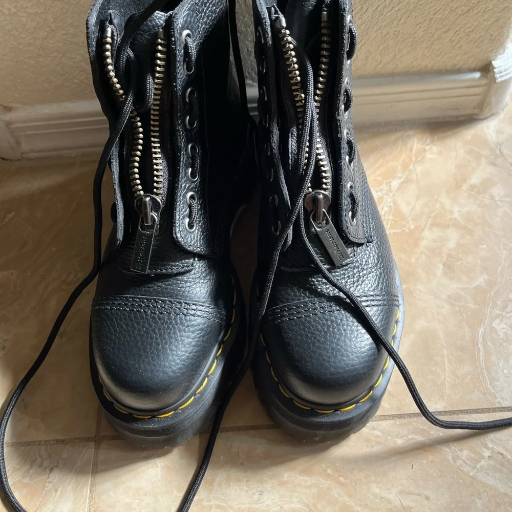 Dr Martins Black Boots - Picture 1 of 7